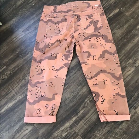 Free People Mother The Catch All Ankle Pants Mushroom Camo Print Coral Black - Picture 5 of 5